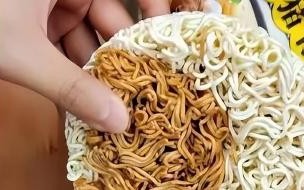 白象方便面吃出混色面饼和异物,食品安全为何屡屡出现问题 白象方便面吃出异物